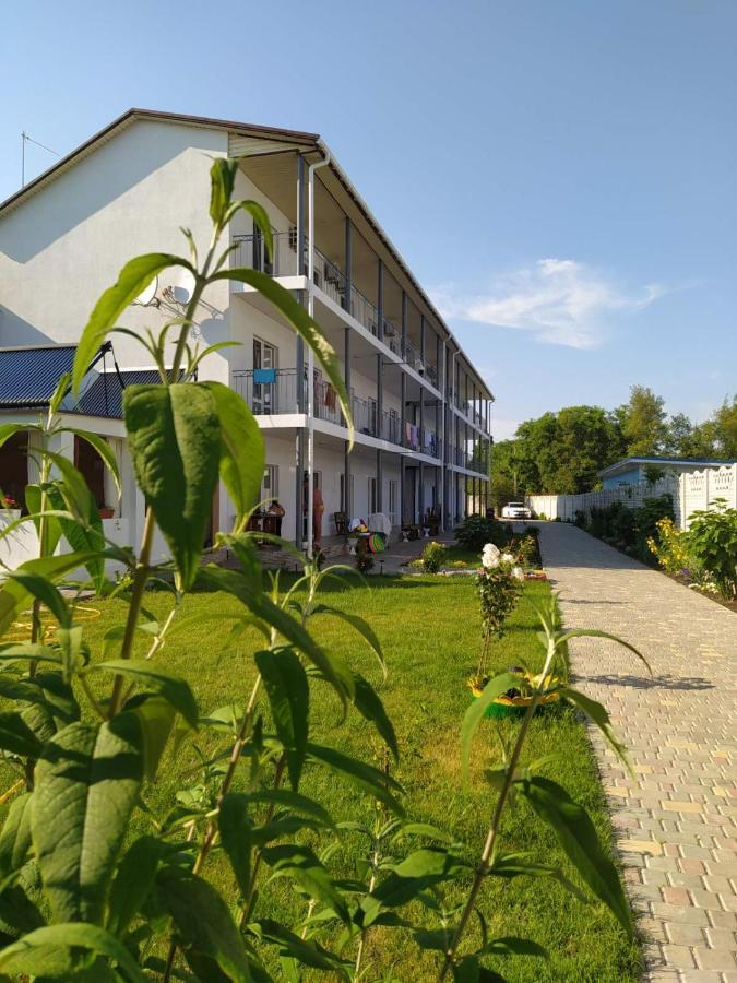 Hotel Balcony Zaliznyi Port Esterno foto