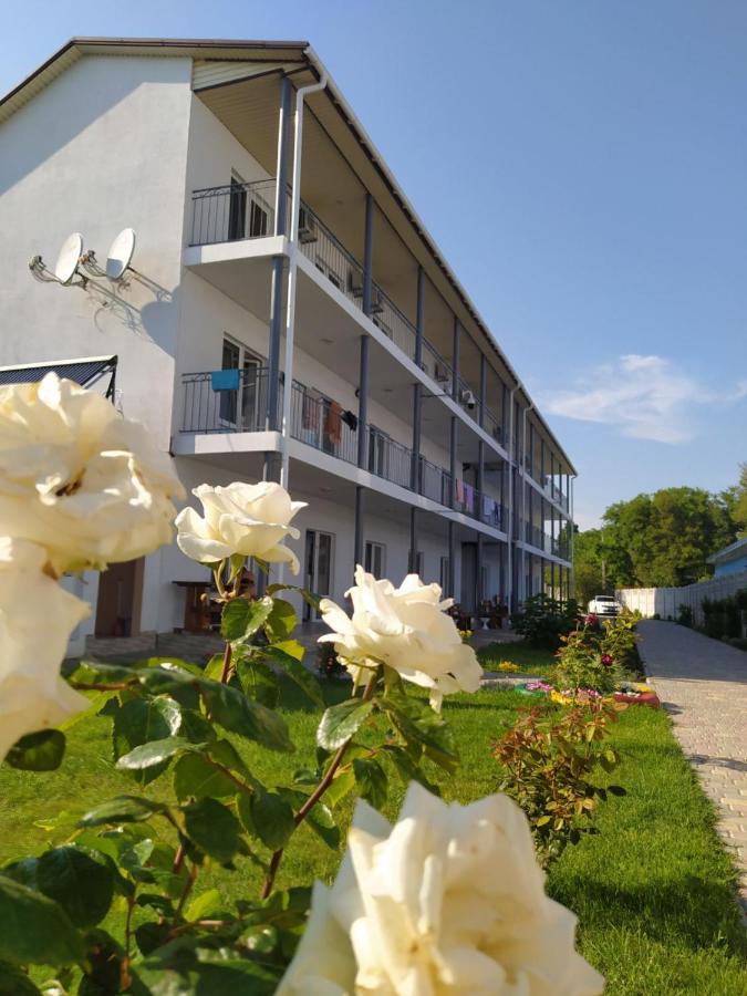 Hotel Balcony Zaliznyi Port Esterno foto